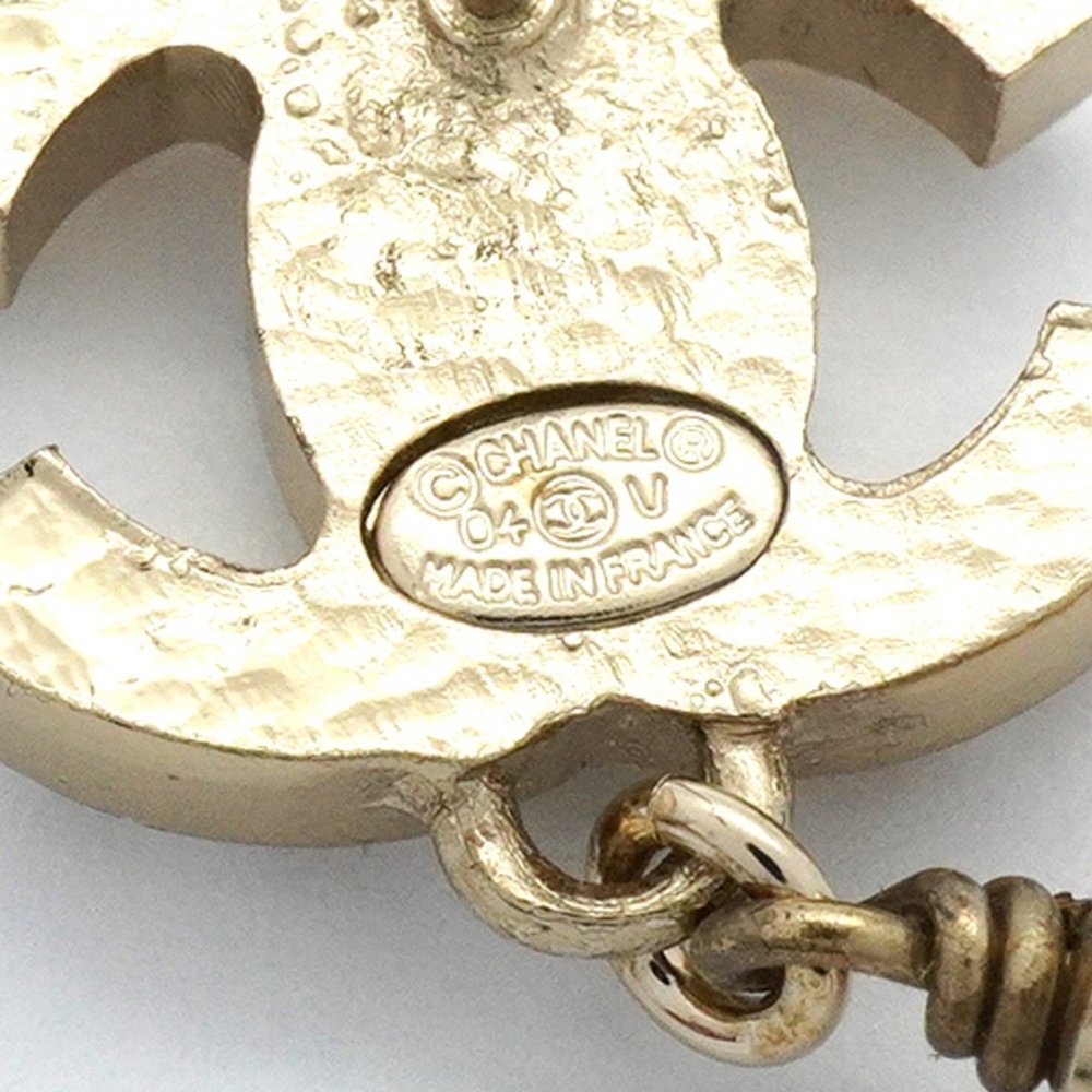 CHANEL Gold Pearl Logo Earrings - Picture 5 of 8